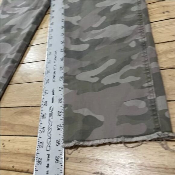 DEMOCRACY AB Technology Jeans Women 14 Camo Green Studded Capri Raw Hem - Picture 9 of 14